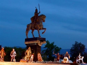 Pr&#228;sident Parvanov er&#246;ffnete in Plovdiv das Denkmal von Khan Krum
